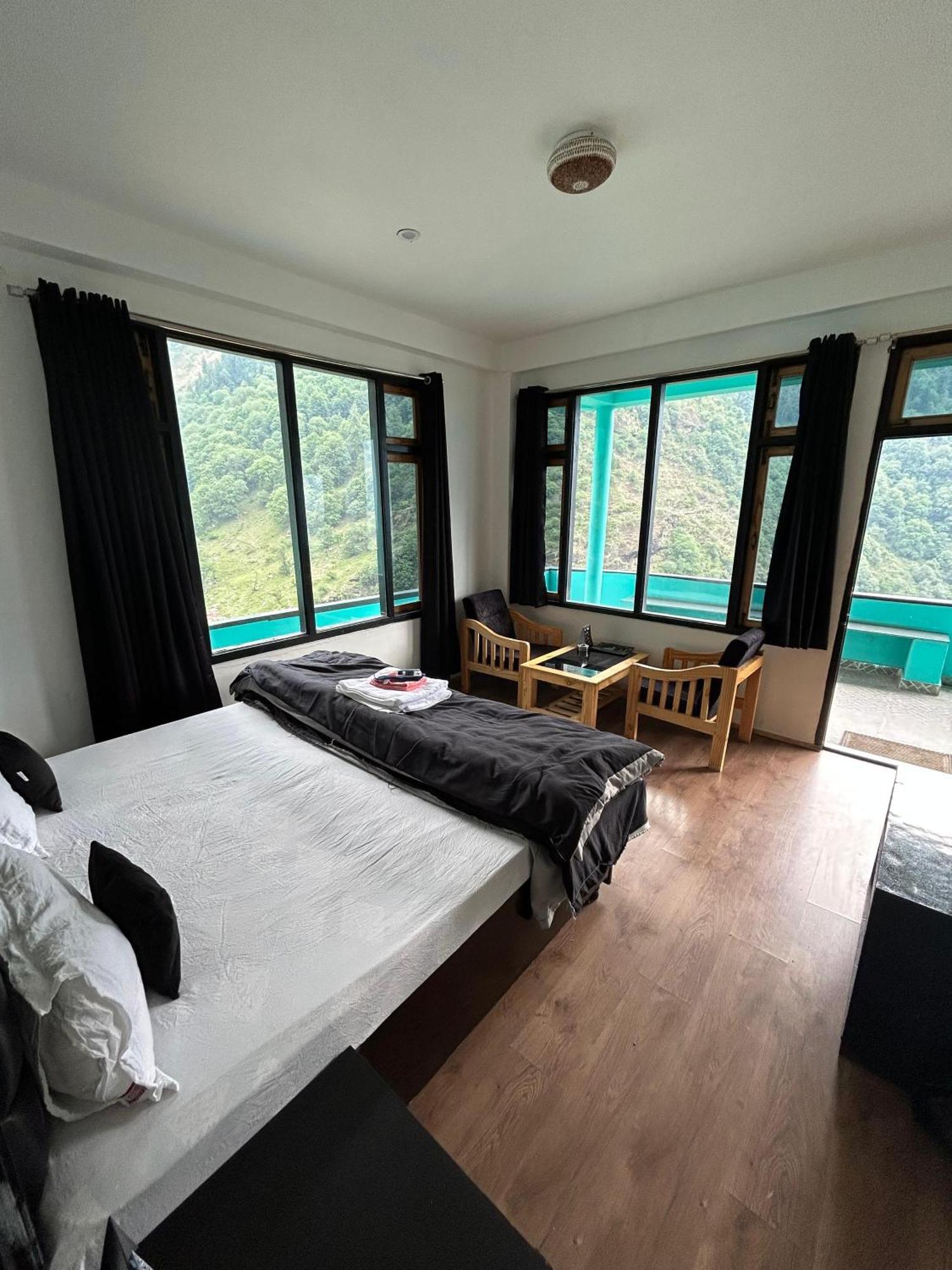 Aman Resort, Tosh Village, Himachal Pradesh Bagian luar foto