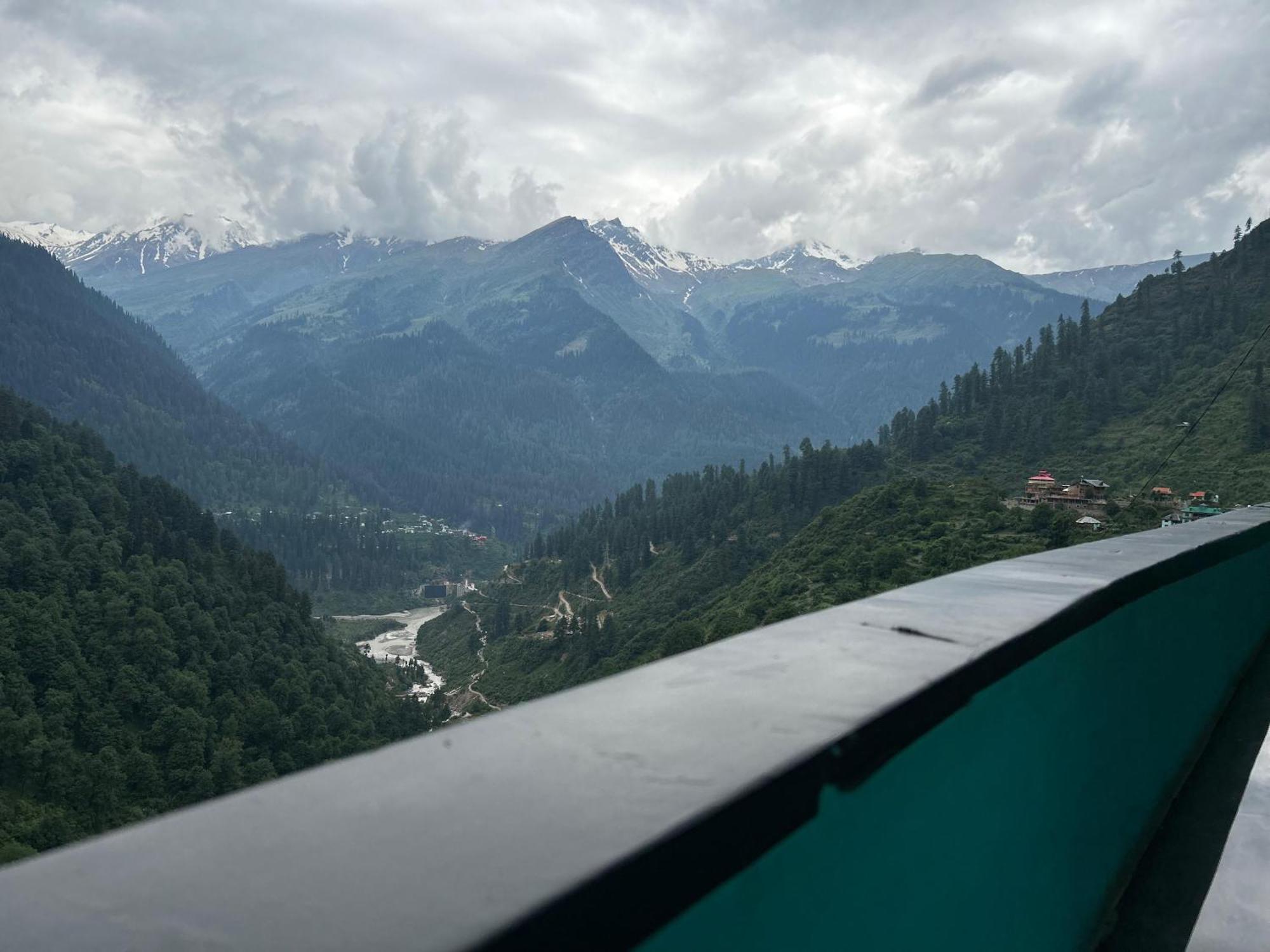 Aman Resort, Tosh Village, Himachal Pradesh Bagian luar foto